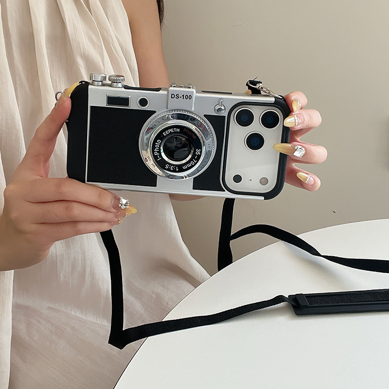 Emily in Paris Vintage Camera  - огляд і ціна Vintage Items