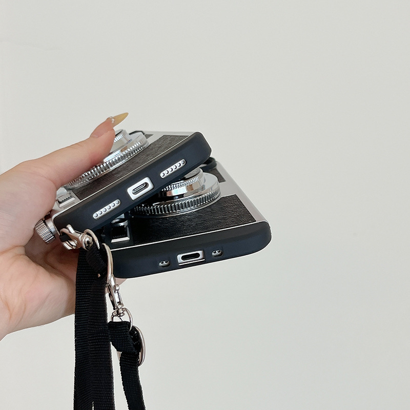 Emily in Paris Vintage Camera  - огляд і ціна Vintage Items