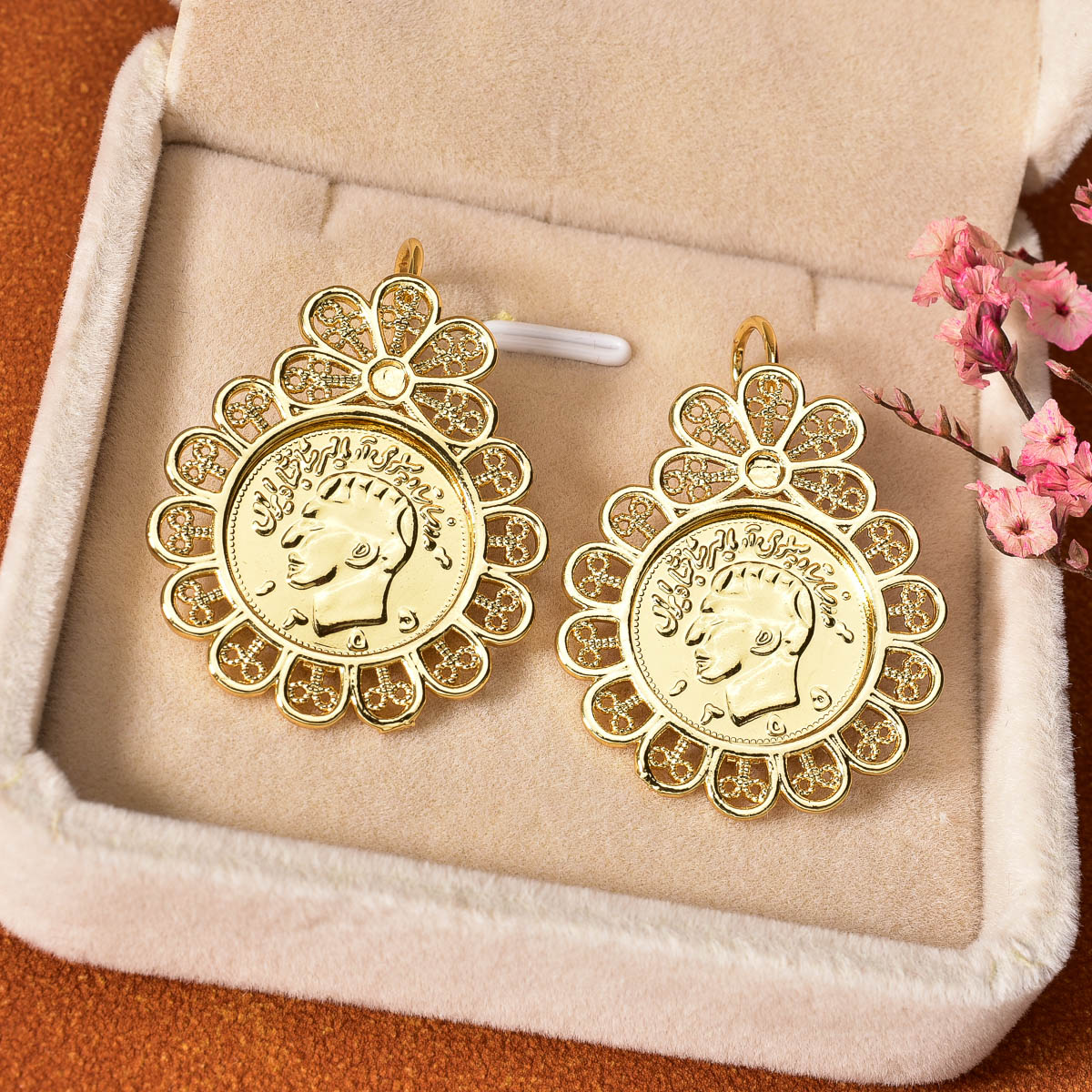 Coin Medallion Drop Stud Earri - огляд і ціна Vintage Collectible Coins