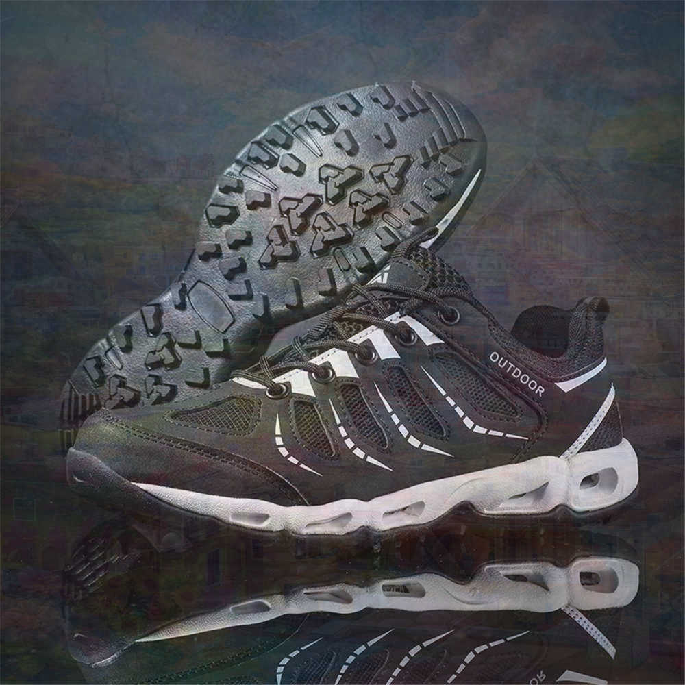 Sumer Round Tip Silver Sneaker - огляд і ціна Vintage And Collectible Stores