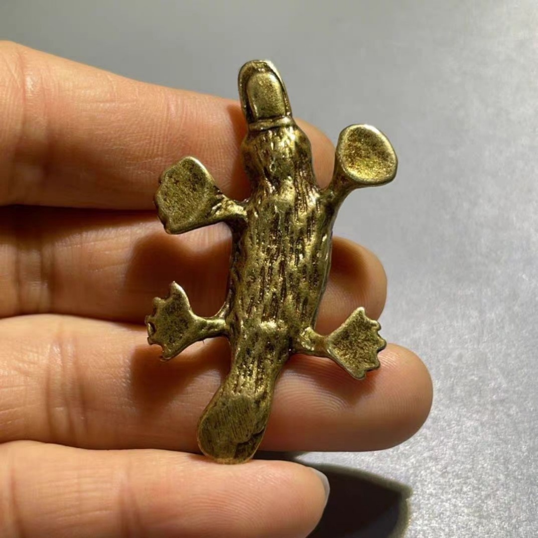 Vintage Brass Platypus Figurin - огляд і ціна Vintage Collectible Ornaments